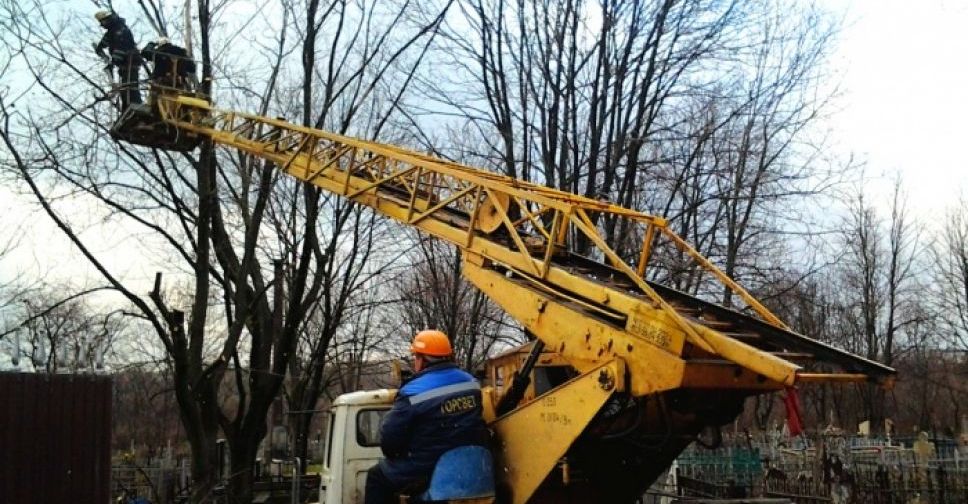 Мариупольские кладбища готовят к поминальным дням
