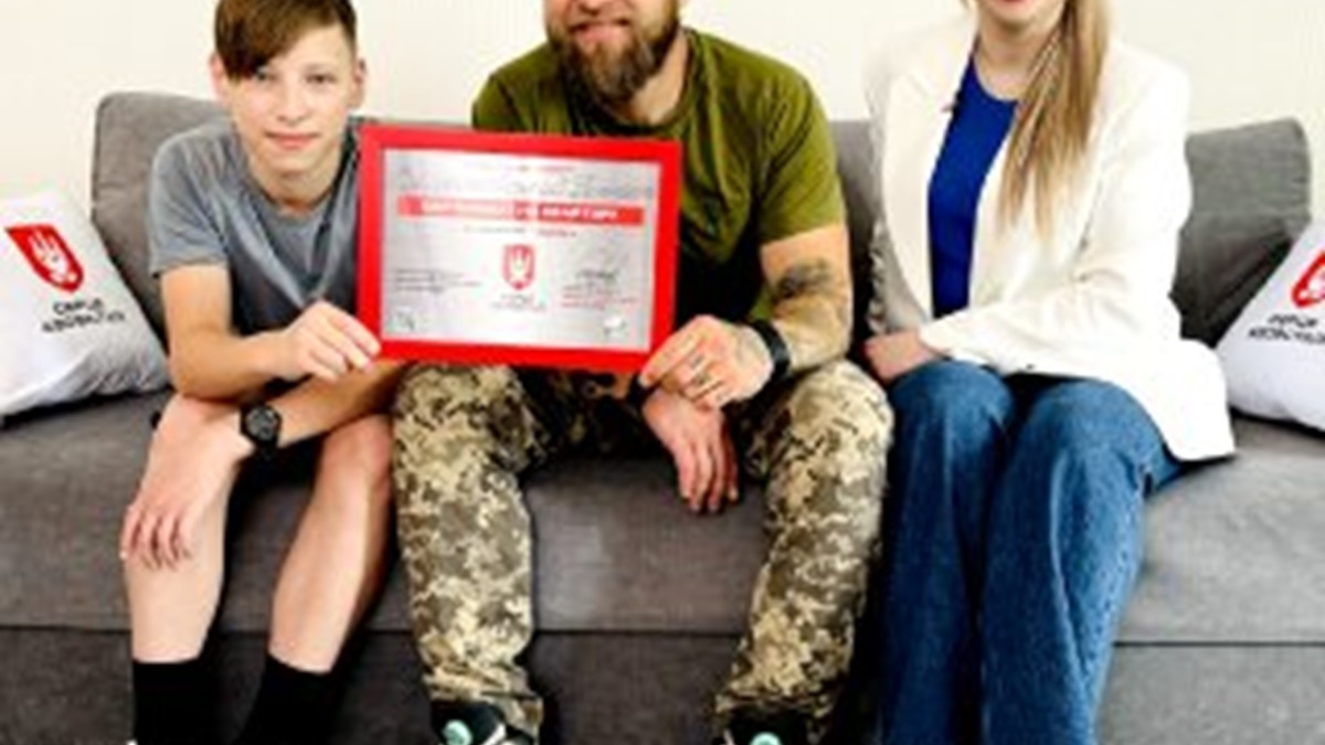 Нове місто у програмі Вдома: оборонець Маріуполя Геннадій Дермановський став власником квартири у Тернополі