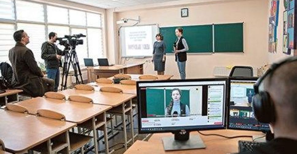 Стихи онлайн и виртуальные учителя: как мариупольские школьники обучаются во время карантина? (ВИДЕО)