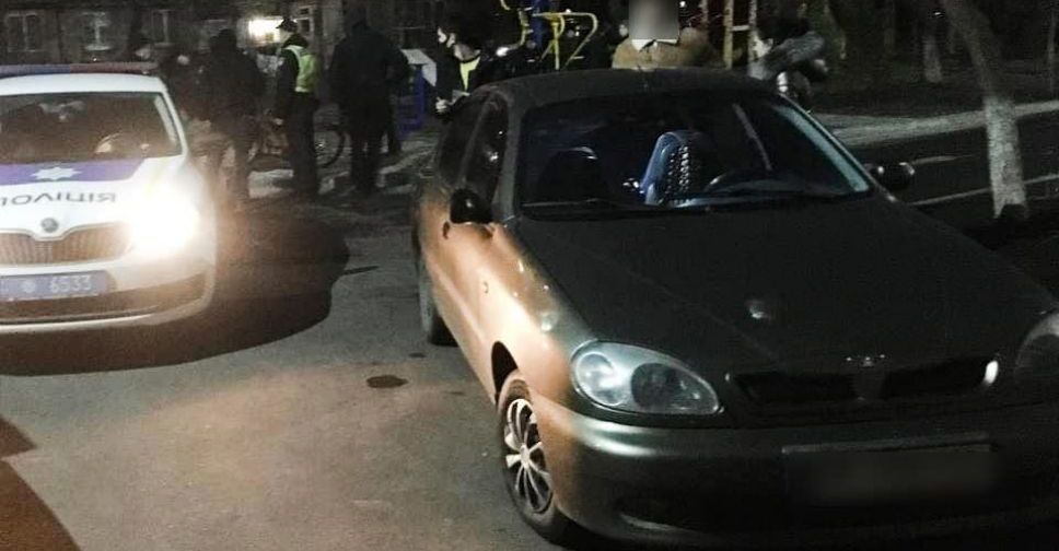 В Мариуполе пьяный велосипедист наехал на авто и пытался скрыться