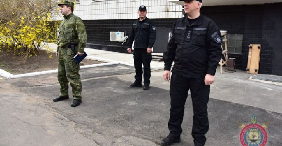 В Мариуполе областной главк полиции был поднят по тревоге (ФОТО)
