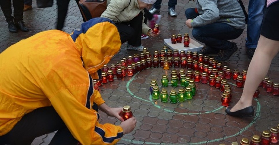 В Мариуполе в память о погибших во Второй мировой зажгли лампады (ФОТО)