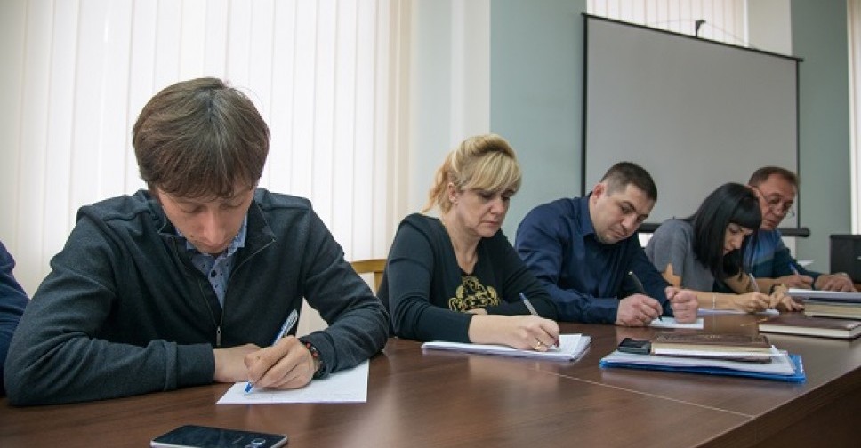 У Маріуполі чиновники міської ради з журналістами написали радіодиктант національної єдності (ФОТО)