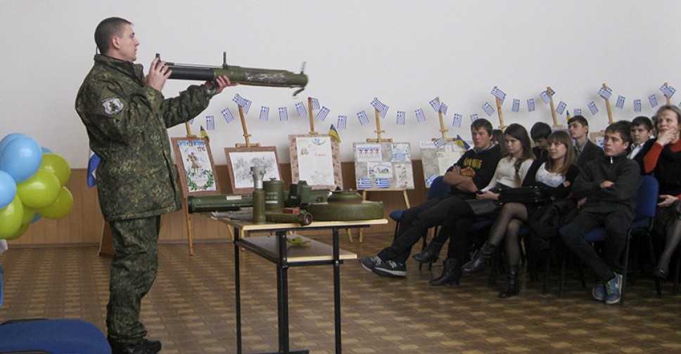 В мариупольских школах перед каникулами прошли «Уроки безопасности»