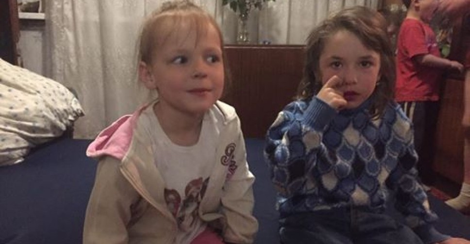 В полиции просят помочь девочкам, которые потеряли родителей при обстреле Авдеевки