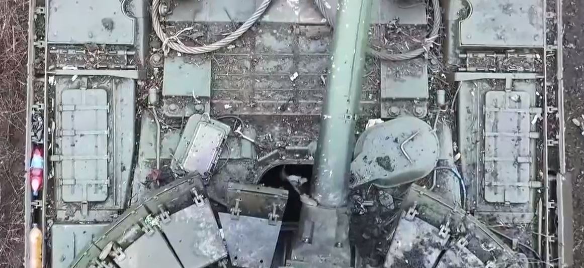 Російський танк злетів у повітря завдяки влучності ЗСУ під Авдіївкою