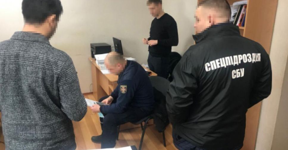В Донбассе чиновник обманул пожилую женщину, присвоив около четверти миллиона гривен