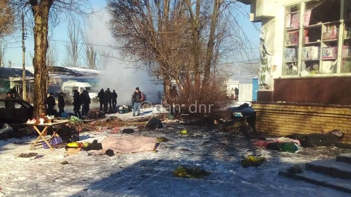 Донецьк пережив жорстокий обстріл: окупанти заявили про  півсотні  загиблих та поранених