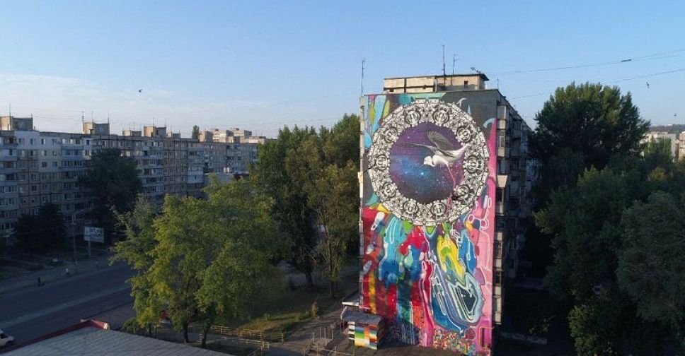 Здания в центре Мариуполя украсят новые муралы