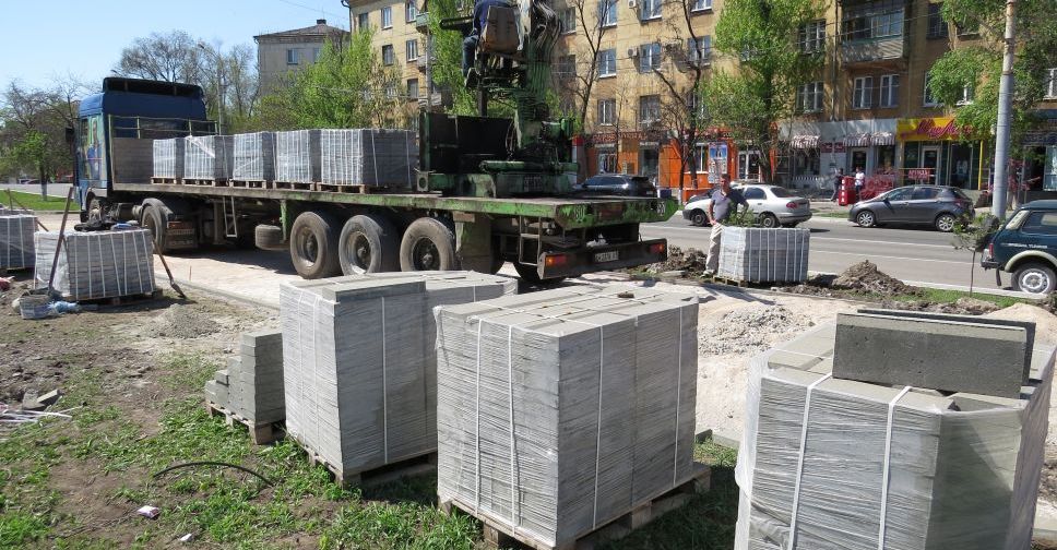 Скандальная плитка не попадет в финальный этап реконструкции площади Мариуполя? (ФОТО)