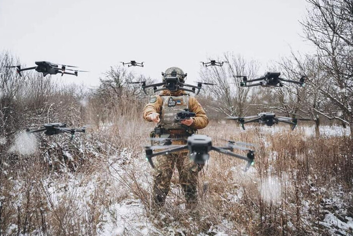 Російський танк яскраво згорів на роботі в районі Авдіївки