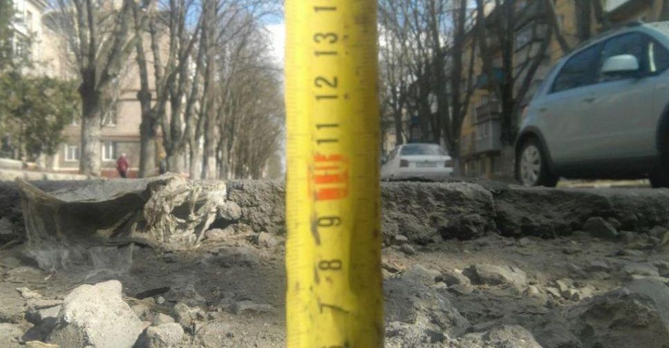 Мариупольские патрульные будут искать ямы на дорогах (ФОТО)