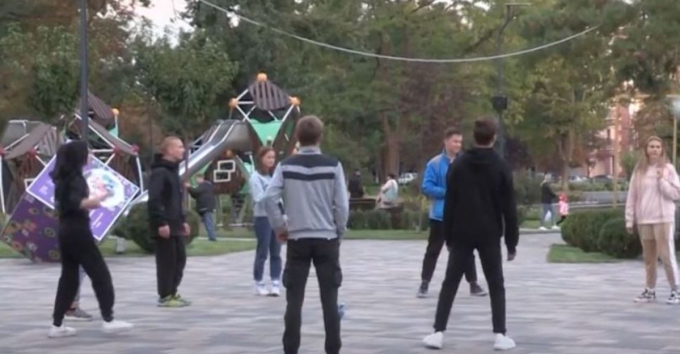 Удары по голове и разбитые стекла: в мариупольском театре недовольны соседством волейболистов