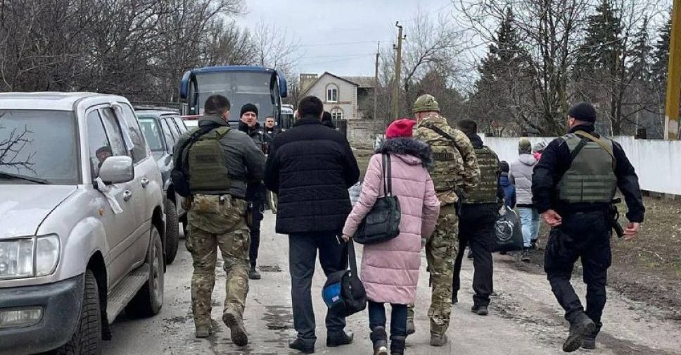 Как проходит эвакуация жителей обстрелянной Волновахи