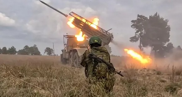 Росіяни змінили тактику: окупанти намагаються взяти Покровськ в облогу