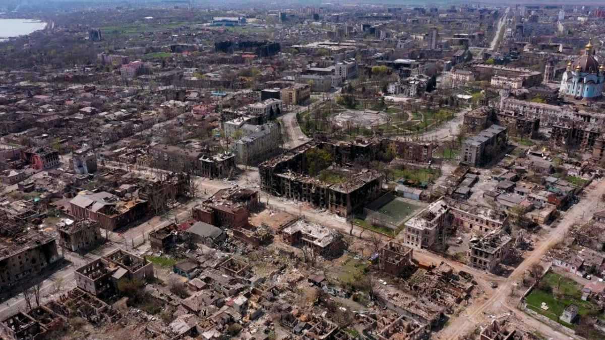 План «Б» - помолитися: росіяни шукають нові методи відновлення Маріуполя