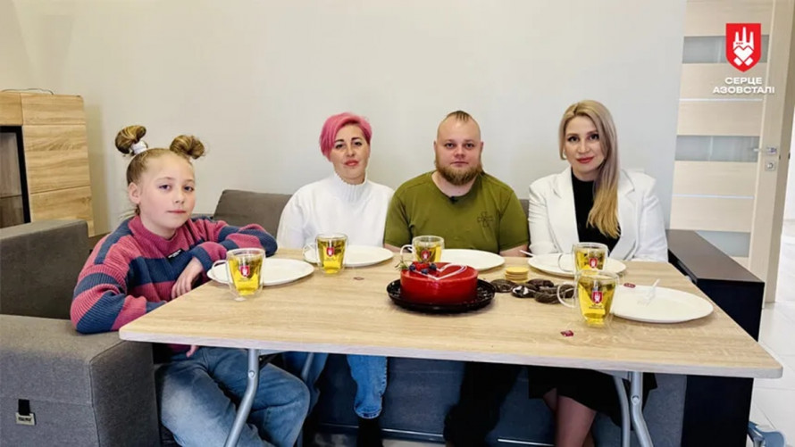 Втратив ногу та мріє про власну справу: захисник Маріуполя Дмитро Бондаренко отримав квартиру від Серця Азовсталі