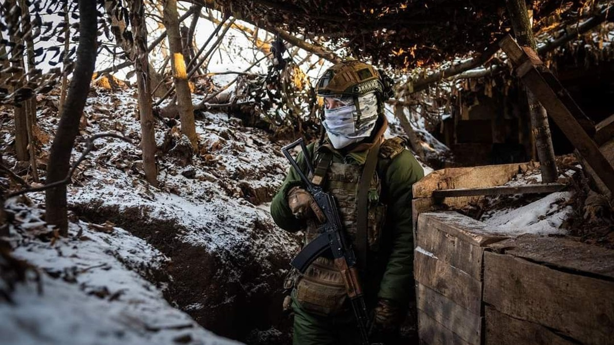 ЗСУ знищили російський літак на  сході України та відбили 55 атак на Донбасі – подробиці та карта