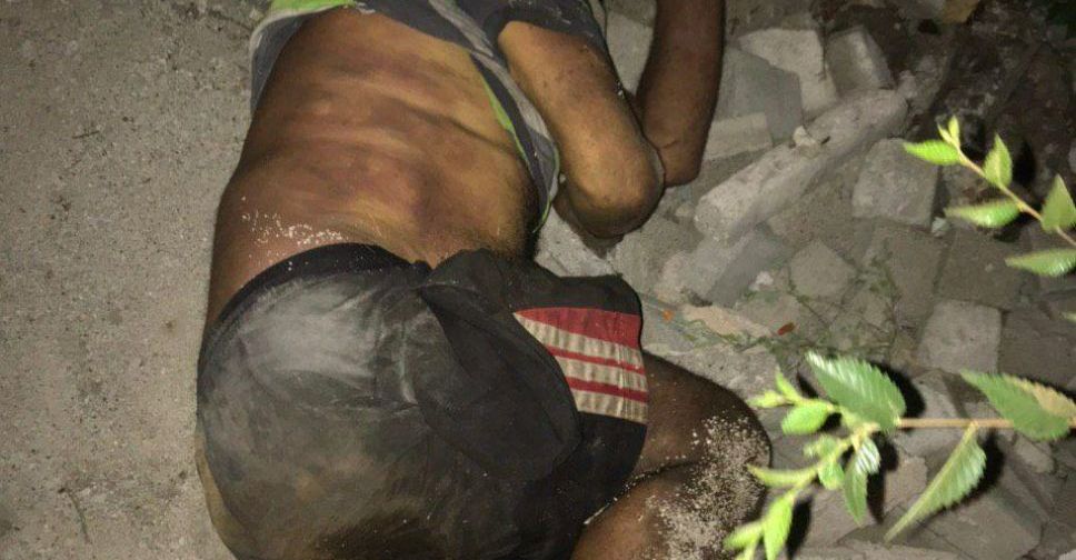 На дороге в Мариуполе обнаружили тело мужчины. Его просят опознать (18+)