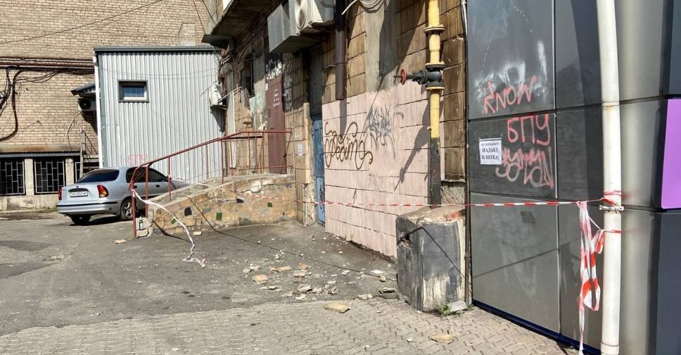 В центре Мариуполя над головами горожан нависла опасность (ДОПОЛНЕНО)