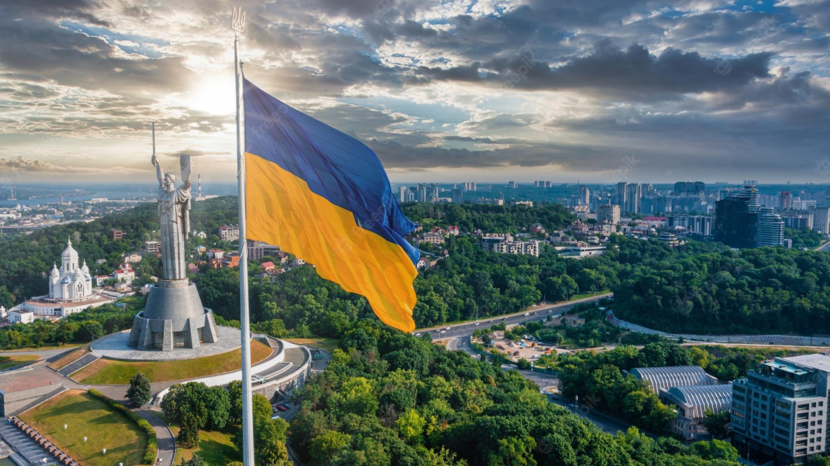 Що чекає на Україну після війни – економічний експерт спростував міфи про бідність та «вічні борги»
