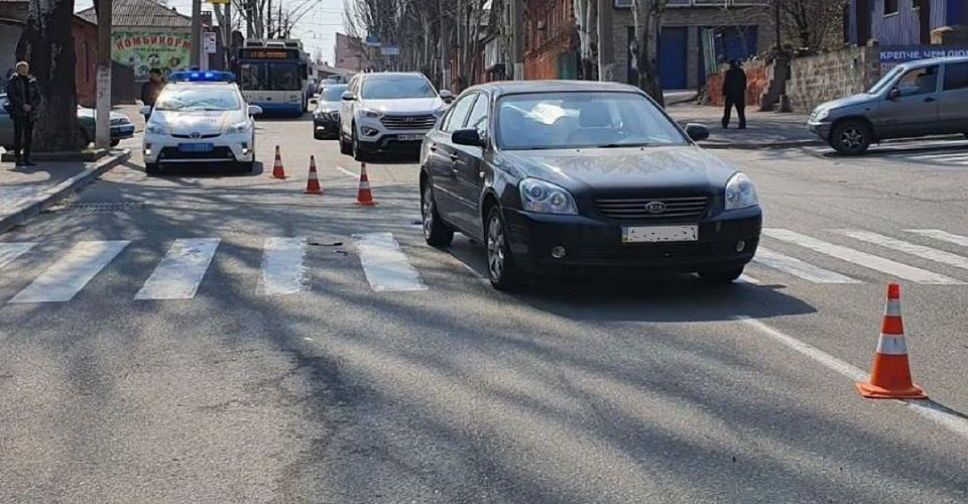 В центре Мариуполя легковушка сбила женщину (ФОТО)