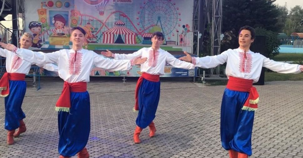 Вокальный баттл, пенная вечеринка и fire-show: в Экстрим-парке Мариуполя закрыли летний сезон (ФОТО)