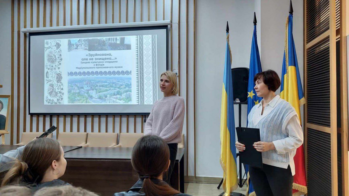 «Зруйнована, але не знищена…» - у Чернівцях відкрилася виставка, присвячена Маріуполю