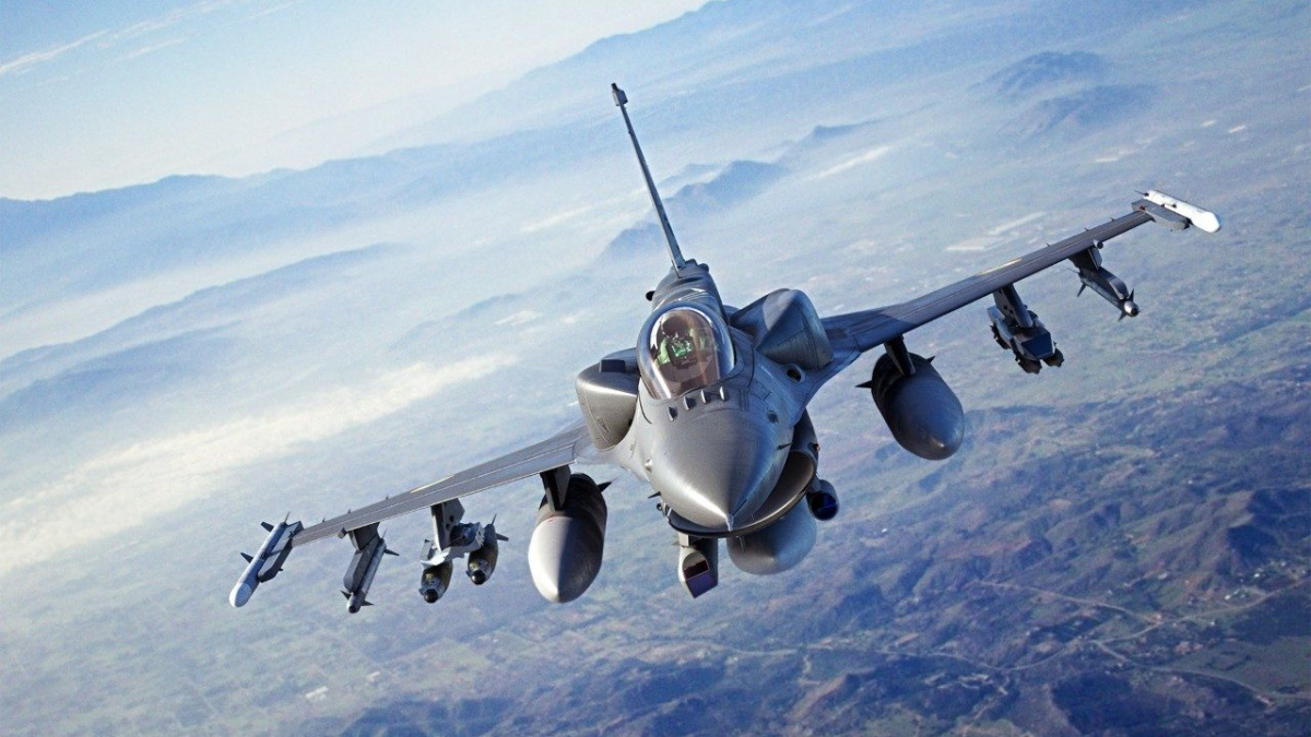 Удари по Криму, F-16 чи нарощення ППО – експерт розповів, що може змінити хід війни