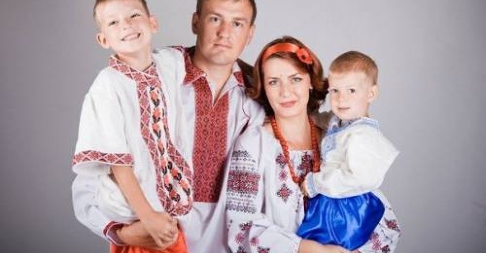 За фотографию в вышиванке мариупольцам обещают подарок