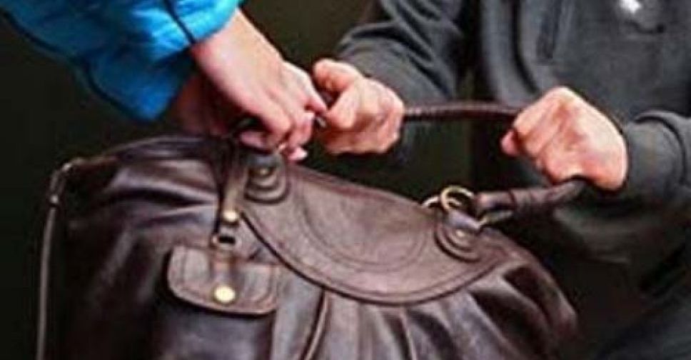 Мариупольский полицейский спас пенсионерку от грабителя, будучи на больничном (ФОТО)