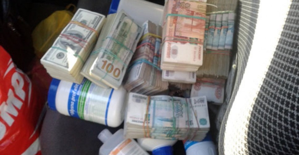 Житель Луганска вез в бензобаке 100 тысяч долларов и 10 млн рублей