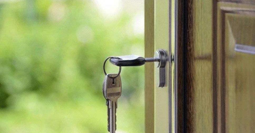 В квартире неизвестные, а хозяин пропал: в Мариуполе разыскивают 30-летнего мужчину (ВИДЕО)
