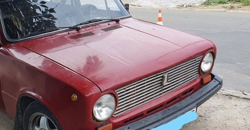 В Мариуполе две женщины попали под колеса автомобиля