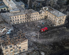 "Просочуються як таргани": окупанти намагаються оточити українські сили в Селидовому