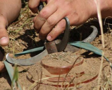 В Донбассе за месяц от мин и снарядов пострадали 62 мирных жителя, 11 из них погибли