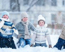 Діти ветеранів та ВПО зможуть відпочити та оздоровитися за кошти держави: уряд затвердив новий порядок