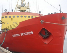 В Мариуполе единственный украинский ледокол готовят к ледовой кампании (ФОТО)