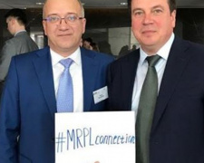 Юрий Зинченко и Геннадий Зубко присоединились к мариупольскому флешмобу #MRPLconnection 