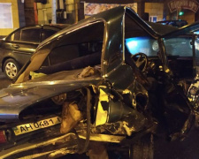 Очередное ДТП в Мариуполе: столкнулись три машины (ФОТО)