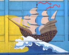 Стену мариупольской школы по инициативе родителей разрисовал художник-графист (ФОТО)