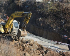 В Кленовой балке в Мариуполе продолжают строительство отвода ливневых вод (ФОТО)