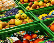 Почему в сезон урожая в Мариуполе не снижаются цены на фрукты?