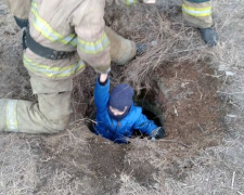 В Мариуполе ребёнок упал в колодец глубиной более 2 метров