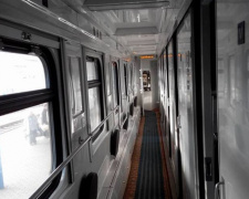 Мариупольцы будут ездить в столицу в обновленных вагонах (ФОТОФАКТ)