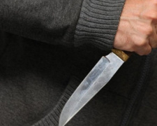 Мариупольца, напавшего на незнакомца с ножом, нашли по имени ребенка