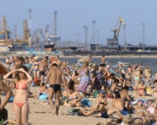 На пляжах Мариуполя посчитали отдыхающих