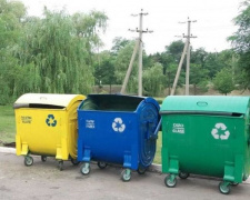 В Мариуполе установили новые контейнеры для сортировки мусора