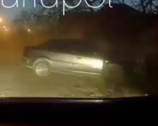 В Мариуполе пьяный водитель-беглец пытался откупиться от патрульных (ВИДЕО)