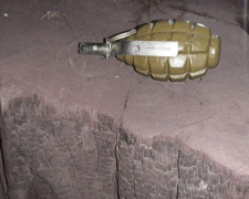 Возле жилого дома в Мариуполе обнаружили гранату (ФОТО)
